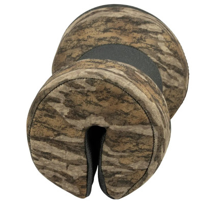 Protiskluzový kožený pásek uprostřed zajišťuje, aby opěrka pevně držela na místě i při manipulaci se zbraní.