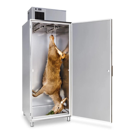 Lednice, chlaďák pro uskladnění až 6 ks srnců nebo 4 ks divočáků nebo 2 ks jelenů.