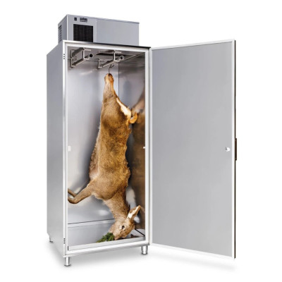 Lednice, chlaďák pro uskladnění až 6 ks srnců nebo 4 ks divočáků nebo 2 ks jelenů.