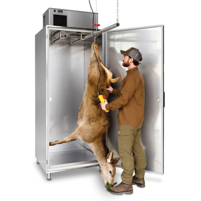 Lednice, chlaďák pro uskladnění až 6 ks srnců nebo 4 ks divočáků nebo 2 ks jelenů.