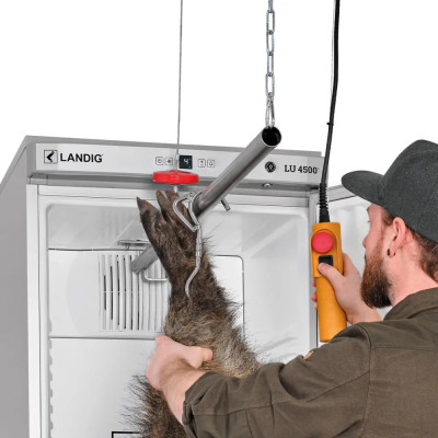 Systém umožňující snadné zavěšení těžkých úlovků do chladících skříní Landig vlastními silami za využití navijáku nebo kladkostr