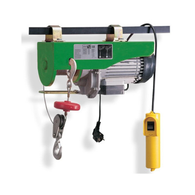 Elektrický lanový naviják (kladkostroj) s výškou zdvihu 11 m a max. nosností 200 kg s kladkou.